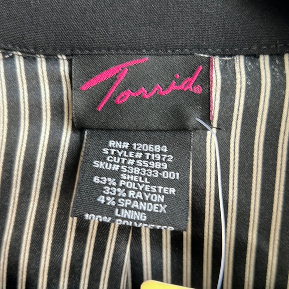 Torrid Belted Balloon Sleeves jacket - Picture 3 of 11